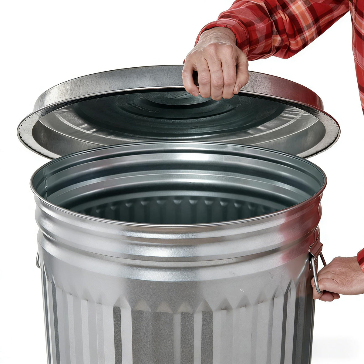 31 Gallon Galvanized Steel Trash Can with Lid L954395